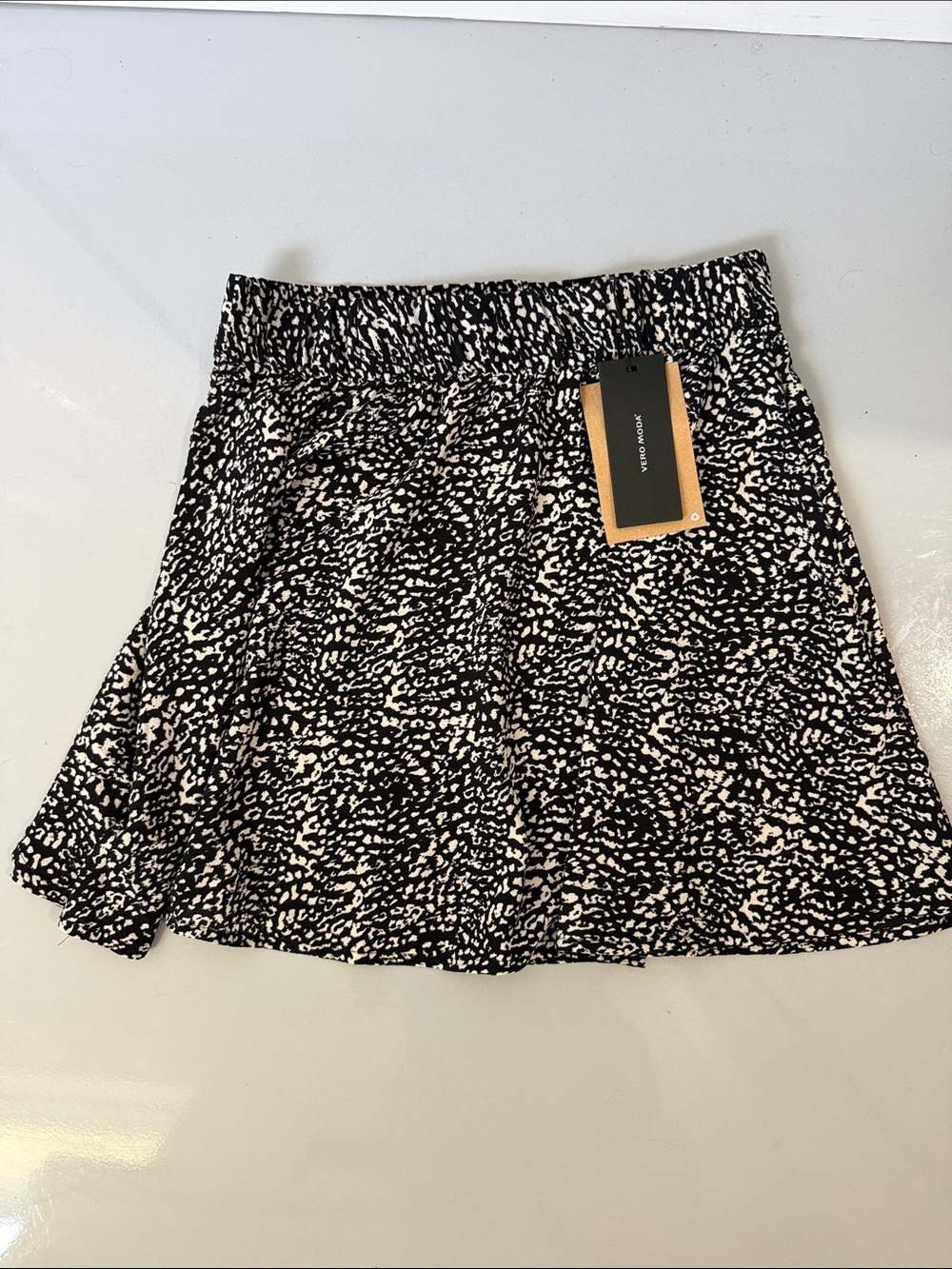 Vero Moda Black & White Printed Mini Skirt
